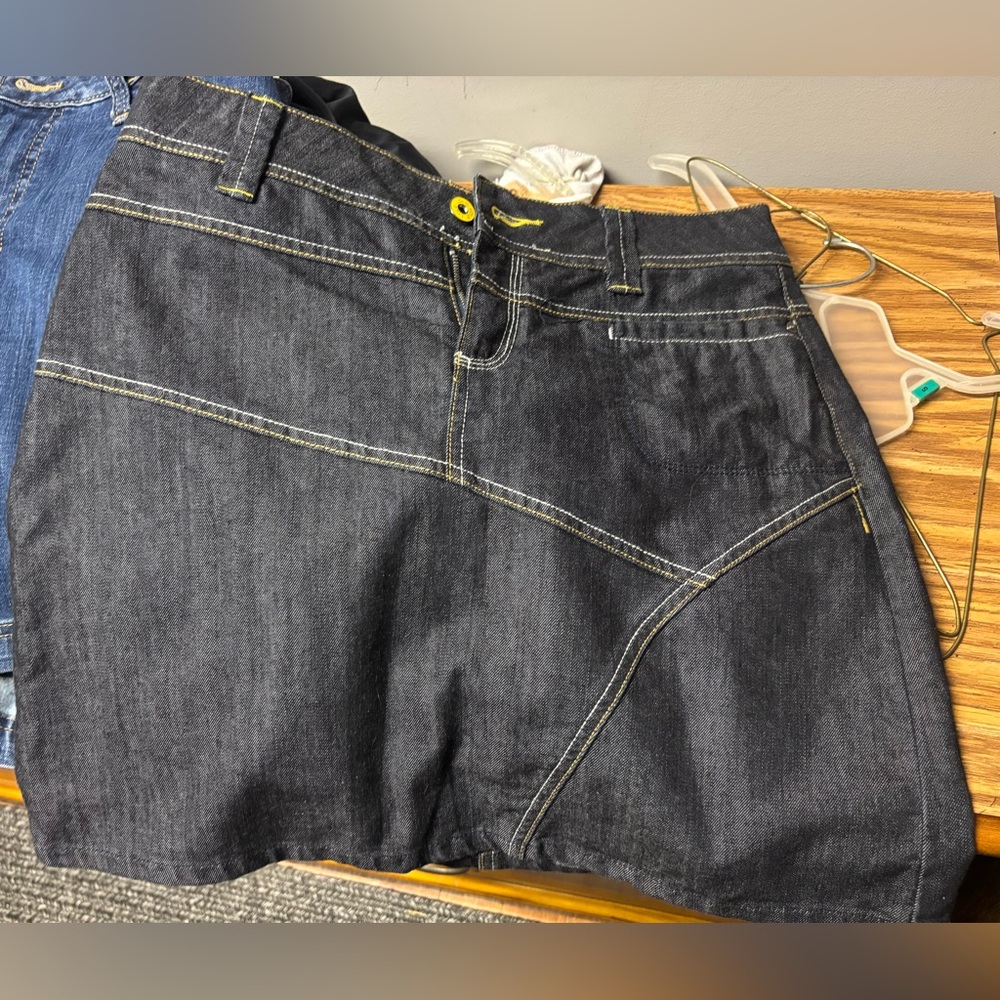 NWOT Lole Black Denim Skirt Size 8